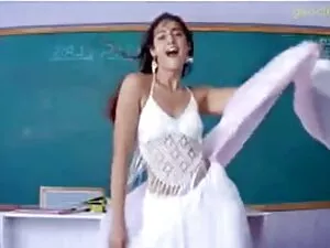 टीन क्लाउडिया ऑर्गेज ...