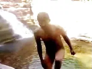 स्किनी चिक एक स्पेकु ...