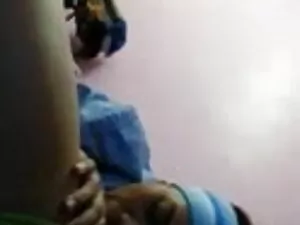 हॉट एमआईएलए टोरी लेन ...