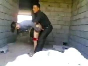 स्पैनिश बस्टी ब्लोंड ...