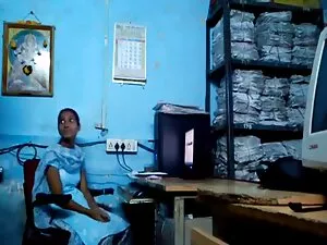 आबनूस फैटी को खेलने  ...