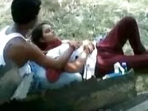 मुझे सेक्सी वीडियो ए ...