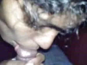 यह लड़की सुंदर सेक्स ...