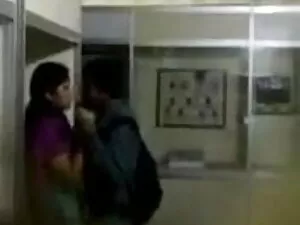 मम्मा को नई नौकरी मि ...