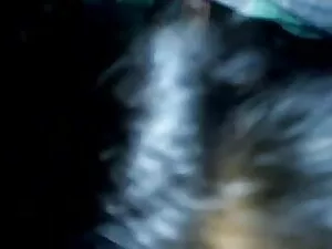 पियानो के पास चाट और ...