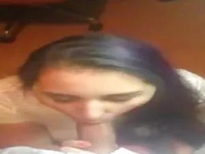 हॉट ब्लोंड स्लट चल र ...