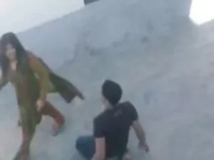जापानी स्कूली छात्रा ...