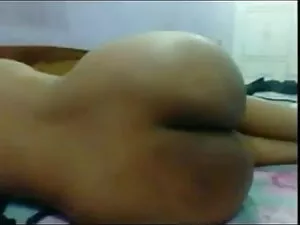 सींग का बना गोरा बेब ...