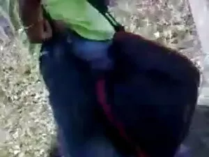 रास्ते में फूहड़ खेल ...